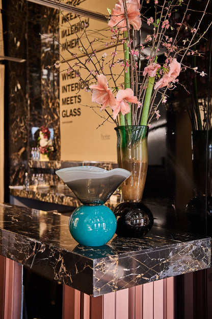 Touched Grandiose Vazo