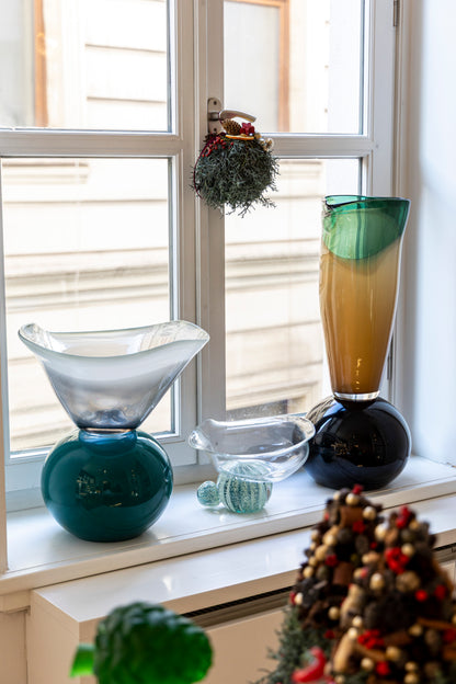 Touched Grandiose Vazo