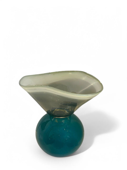 Touched Grandiose Vazo